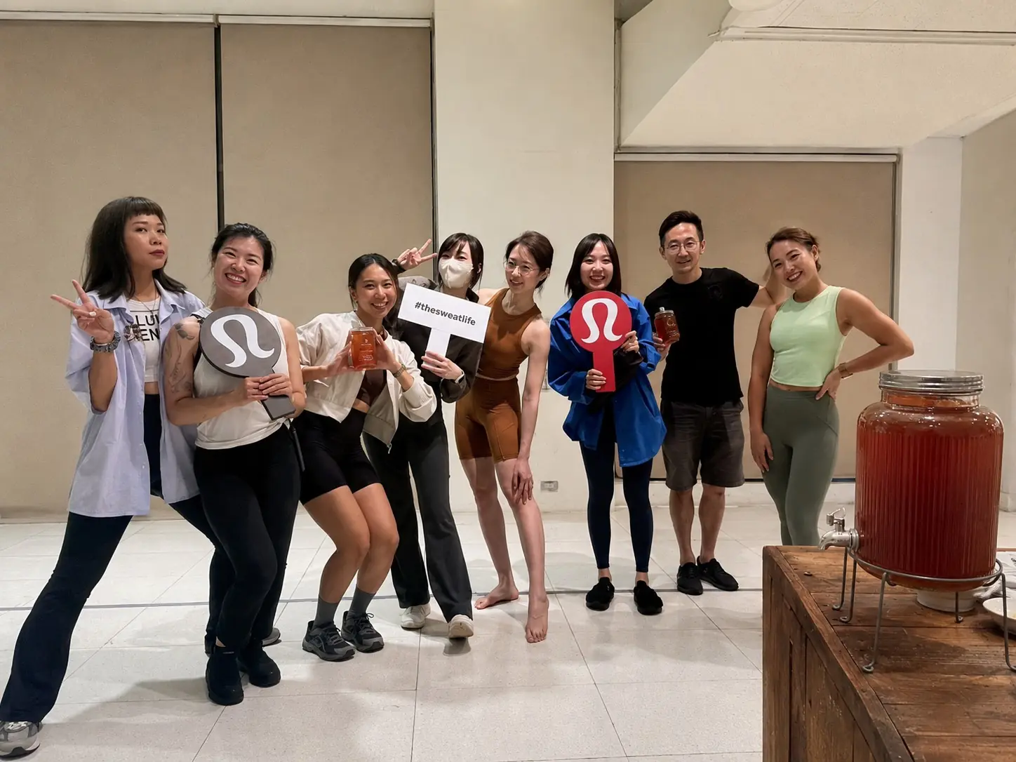 HITHERE 親友聚會無咖啡因飲品，適合家庭聚餐與小型活動飲料外燴